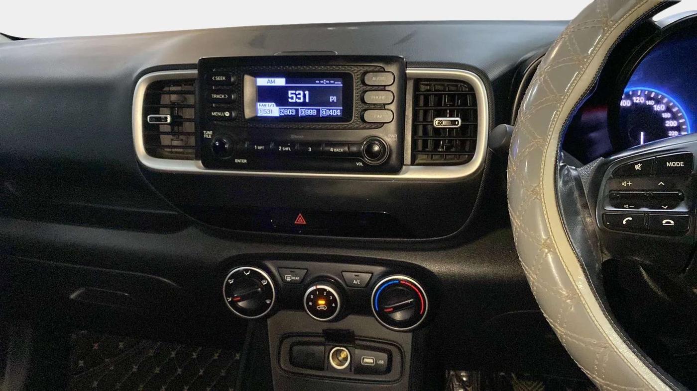 2022 Hyundai VENUE S 1.2, Petrol, Manual, 22,589 km, Air Conditioner