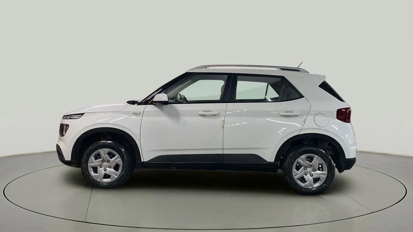 2022 Hyundai VENUE S 1.2, Petrol, Manual, 22,589 km, Left Side