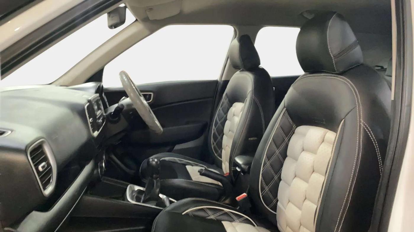 2022 Hyundai VENUE S 1.2, Petrol, Manual, 22,589 km, Right Side Front Door Cabin