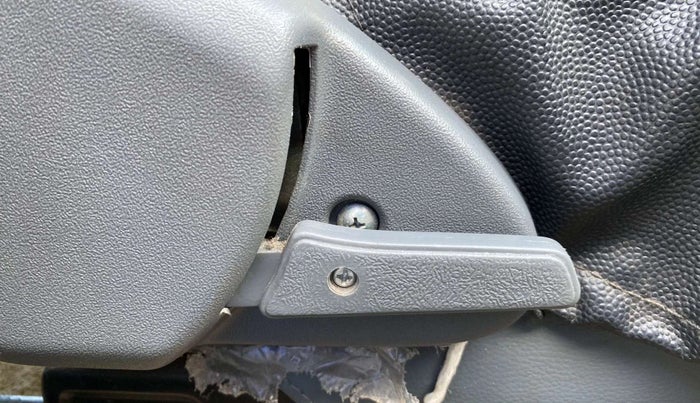 2016 Maruti Alto 800 LXI, Petrol, Manual, 20,583 km, Driver Side Adjustment Panel
