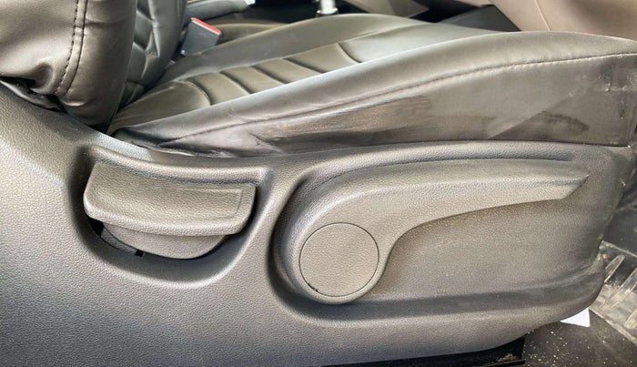 2020 Hyundai Verna SX 1.5 VTVT, Petrol, Manual, 73,762 km, Driver Side Adjustment Panel