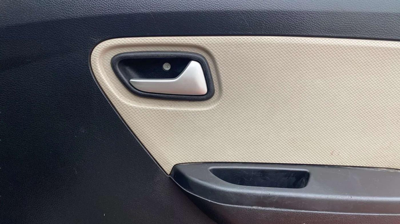2020 Maruti Alto VXI, Petrol, Manual, 34,897 km, Driver Side Door Panels Control