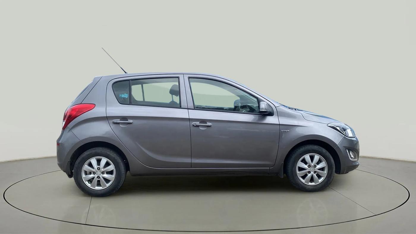 2013 Hyundai i20 SPORTZ 1.2, Petrol, Manual, 32,007 km, Right Side