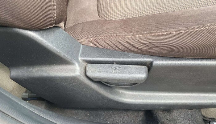 2013 Hyundai i20 SPORTZ 1.2, Petrol, Manual, 32,007 km, Driver Side Adjustment Panel