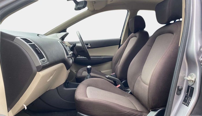 2013 Hyundai i20 SPORTZ 1.2, Petrol, Manual, 32,007 km, Right Side Front Door Cabin