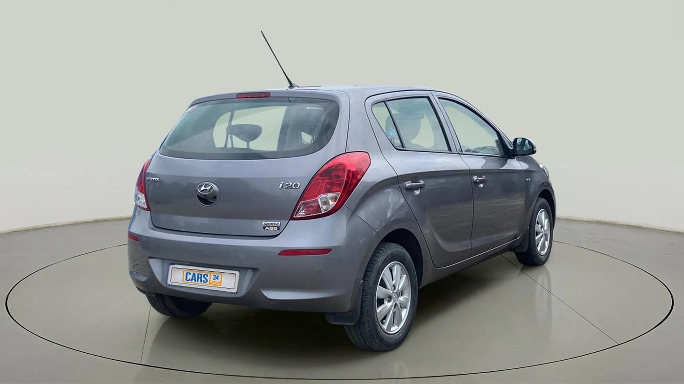 2013 Hyundai i20 SPORTZ 1.2, Petrol, Manual, 32,007 km, Right Back Diagonal
