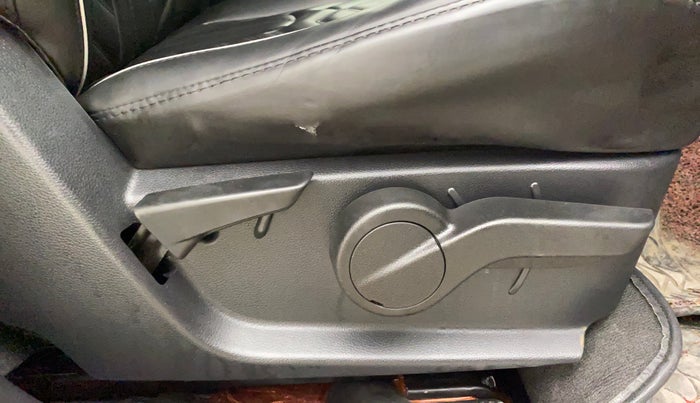 2023 Mahindra Thar LX P 2WD AT HT, Petrol, Automatic, 23,896 km, Driver Side Adjustment Panel