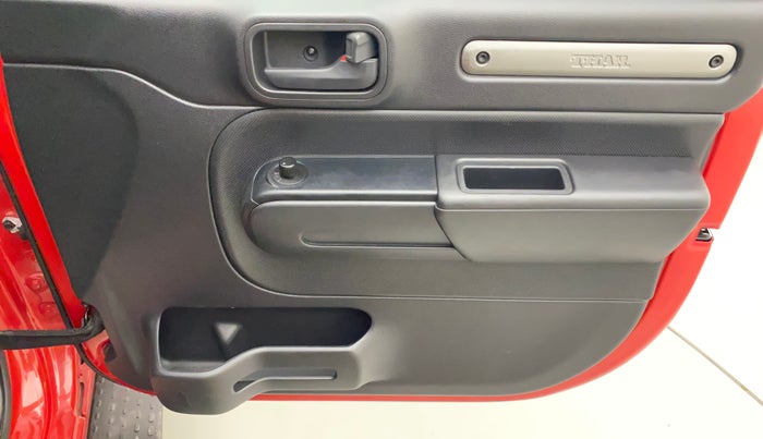 2023 Mahindra Thar LX P 2WD AT HT, Petrol, Automatic, 23,896 km, Driver Side Door Panels Control