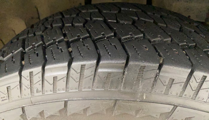 2023 Mahindra Thar LX P 2WD AT HT, Petrol, Automatic, 23,896 km, Right Front Tyre Tread