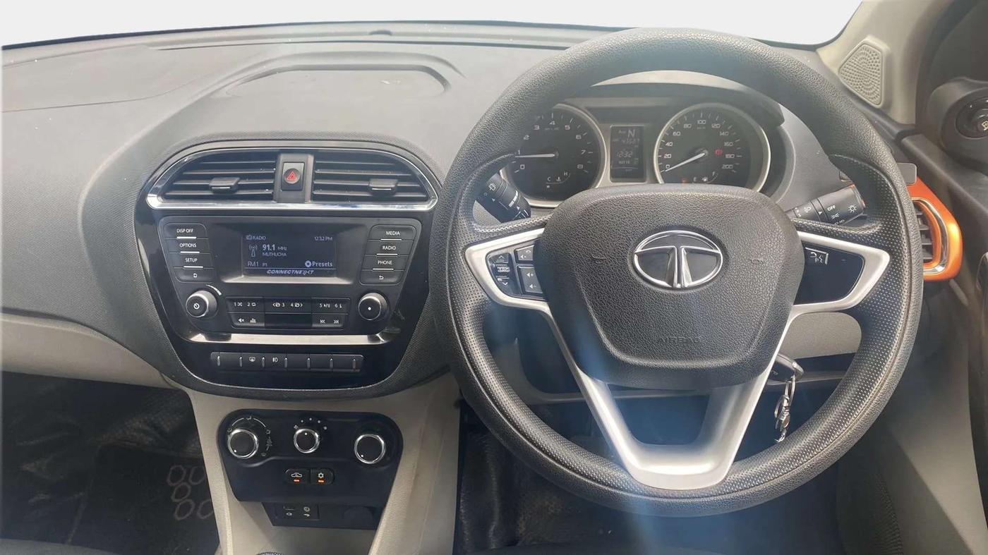 2017 Tata Tiago XZA PETROL, Petrol, Automatic, 43,688 km, Steering Wheel Close Up