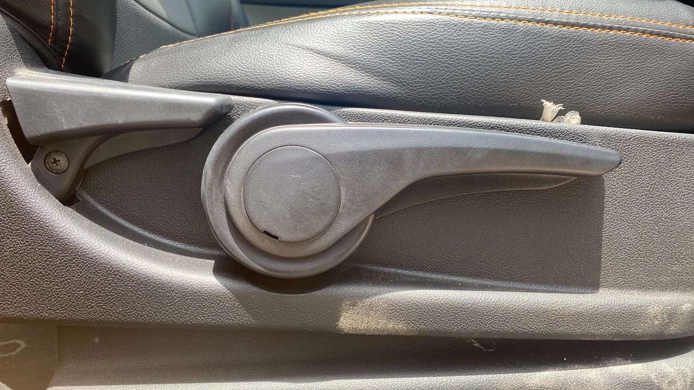 2017 Tata Tiago XZA PETROL, Petrol, Automatic, 43,688 km, Driver Side Adjustment Panel
