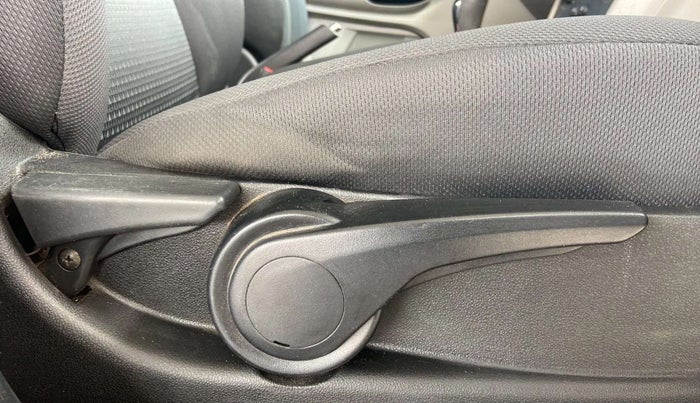 2018 Tata Tiago XZ PETROL, Petrol, Manual, 64,210 km, Driver Side Adjustment Panel