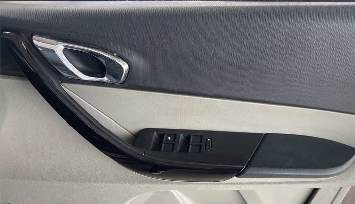 2018 Tata Tiago XZ PETROL, Petrol, Manual, 64,210 km, Driver Side Door Panels Control