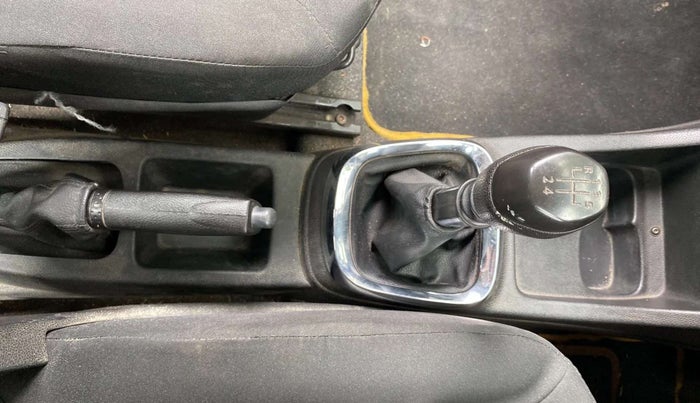 2017 Renault Kwid RXT 0.8, Petrol, Manual, 67,740 km, Gear Lever