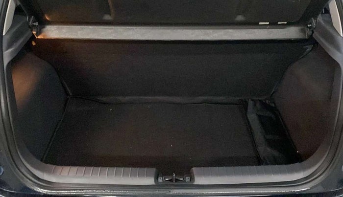 2023 Hyundai GRAND I10 NIOS SPORTZ AMT 1.2 KAPPA VTVT, Petrol, Automatic, 3,754 km, Boot Inside
