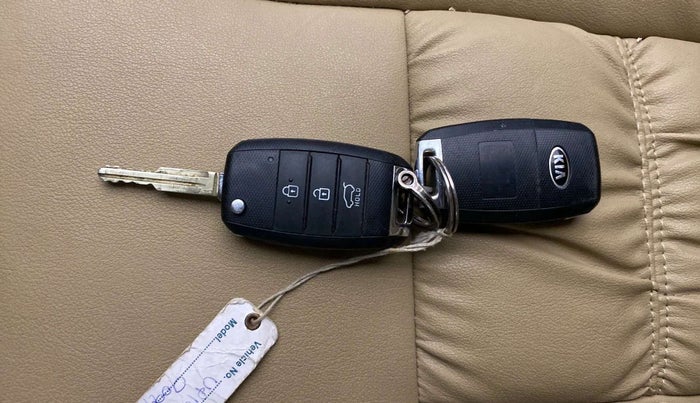 2021 KIA SONET HTK PLUS 1.5 AT, Diesel, Automatic, 54,047 km, Key Close Up
