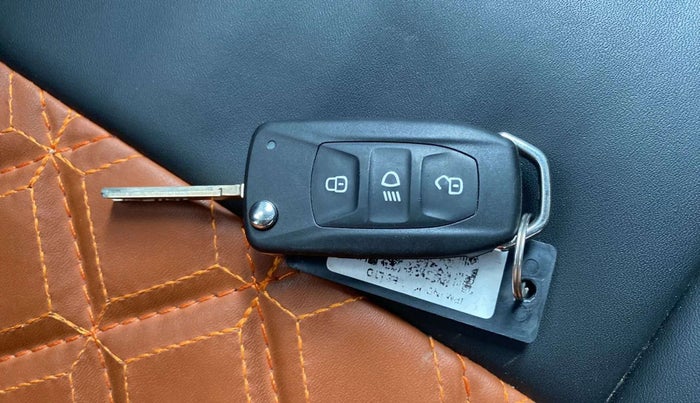 2023 Tata NEXON XM PETROL, Petrol, Manual, 9,751 km, Key Close Up
