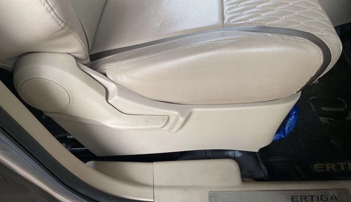 2022 Maruti Ertiga VXI CNG, CNG, Manual, 55,161 km, Driver Side Adjustment Panel