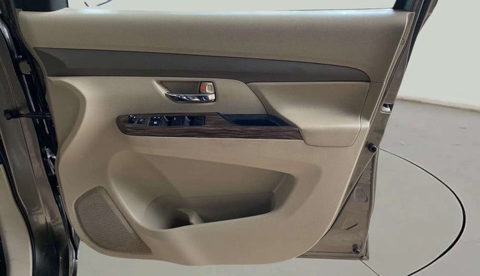 2022 Maruti Ertiga VXI CNG, CNG, Manual, 55,161 km, Driver Side Door Panels Control