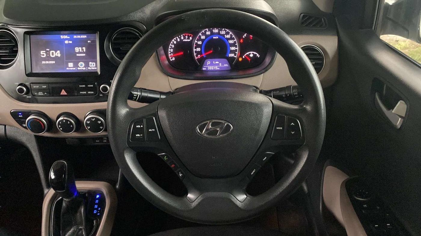 2017 Hyundai Grand i10 SPORTZ (O) AT 1.2 KAPPA VTVT, Petrol, Automatic, 38,639 km, Steering Wheel Close Up