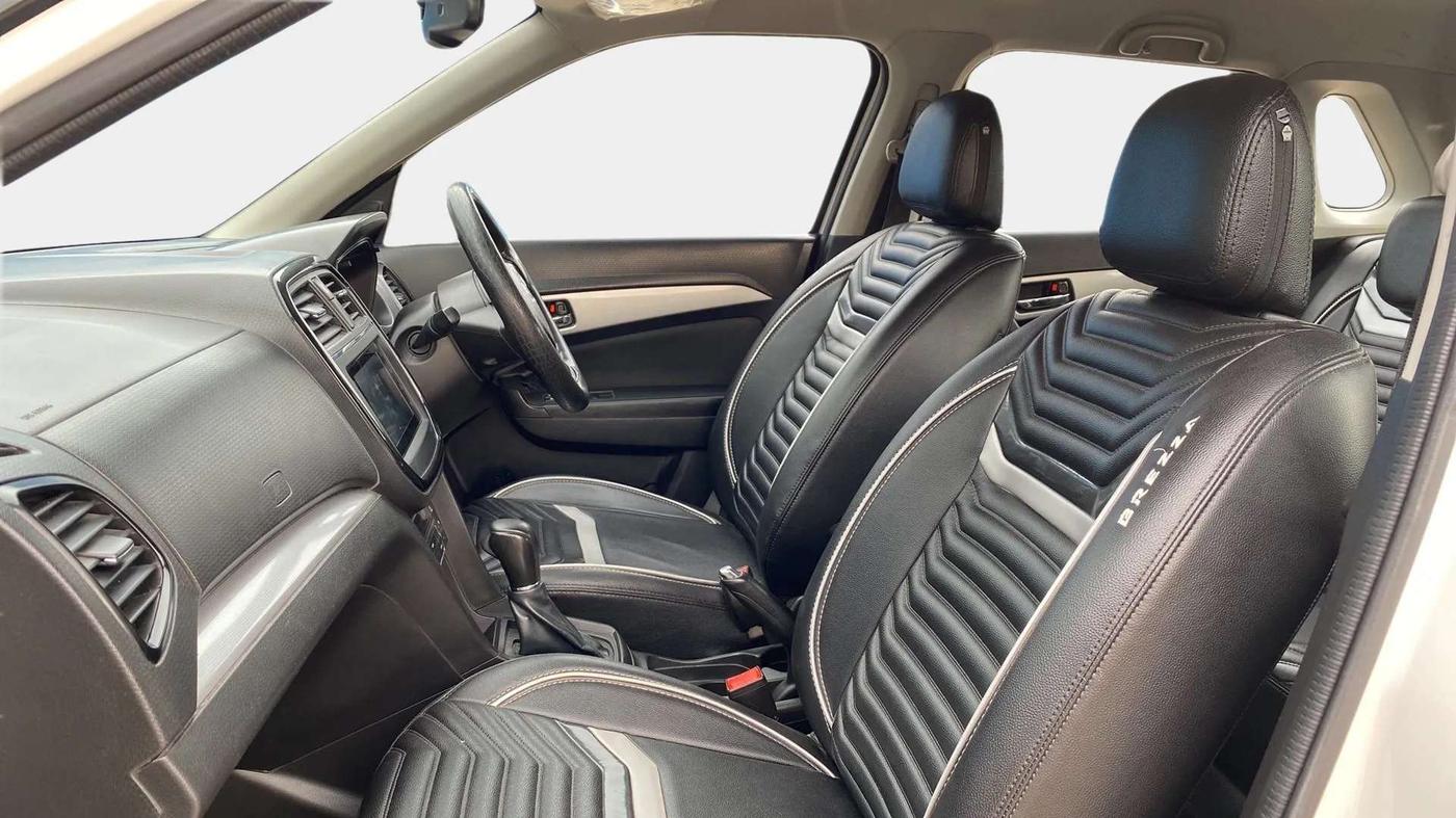 2020 Maruti Vitara Brezza ZXI AT SHVS, Petrol, Automatic, 61,121 km, Right Side Front Door Cabin