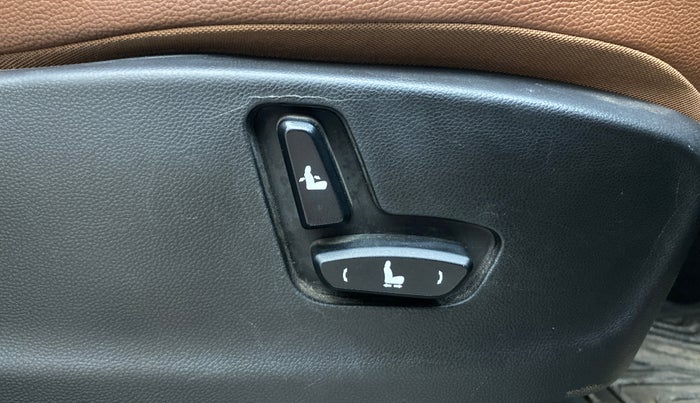 2021 MG HECTOR PLUS SHARP 2.0 DIESEL TURBO MT 6-STR, Diesel, Manual, 73,880 km, Driver Side Adjustment Panel