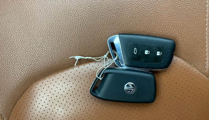 2021 MG HECTOR PLUS SHARP 2.0 DIESEL TURBO MT 6-STR, Diesel, Manual, 73,880 km, Key Close Up