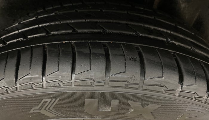 2021 MG HECTOR PLUS SHARP 2.0 DIESEL TURBO MT 6-STR, Diesel, Manual, 73,880 km, Left Rear Tyre Tread