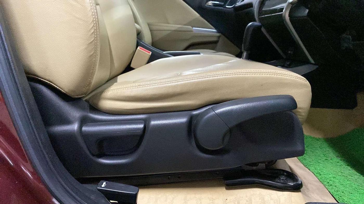2018 Honda City 1.5L I-VTEC VX CVT, Petrol, Automatic, 92,721 km, Driver Side Adjustment Panel