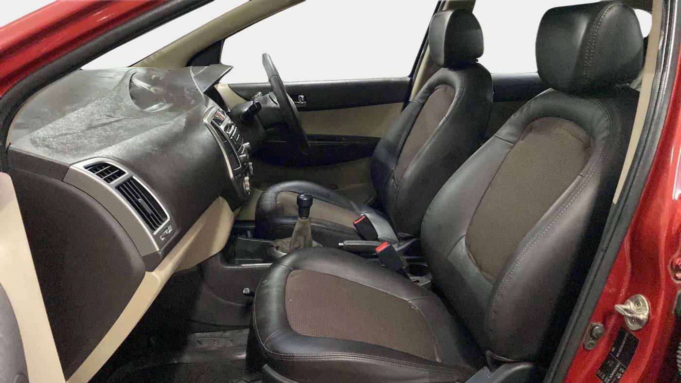 2013 Hyundai i20 MAGNA 1.2, Petrol, Manual, 31,492 km, Right Side Front Door Cabin