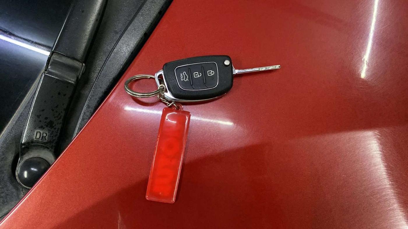 2013 Hyundai i20 MAGNA 1.2, Petrol, Manual, 31,492 km, Key Close Up