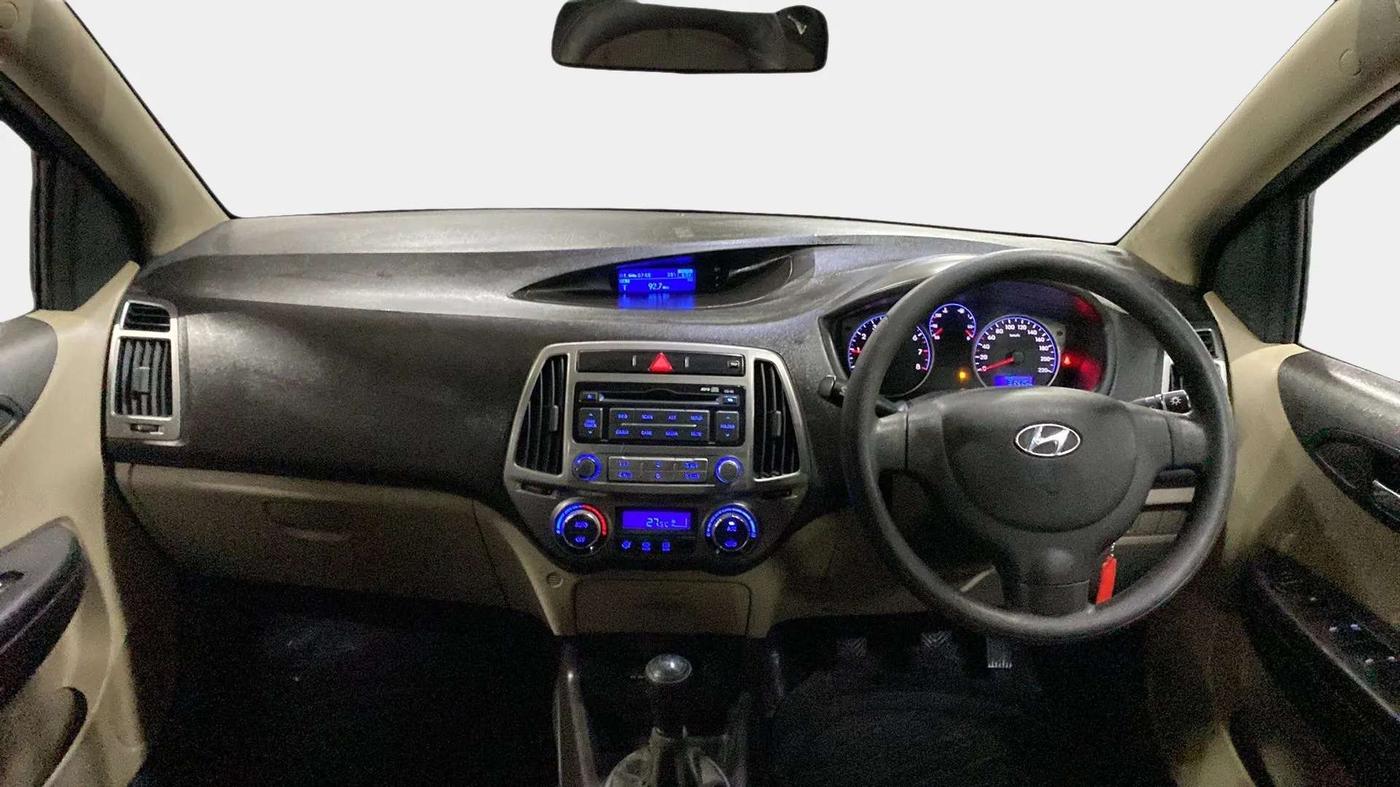 2013 Hyundai i20 MAGNA 1.2, Petrol, Manual, 31,492 km, Dashboard