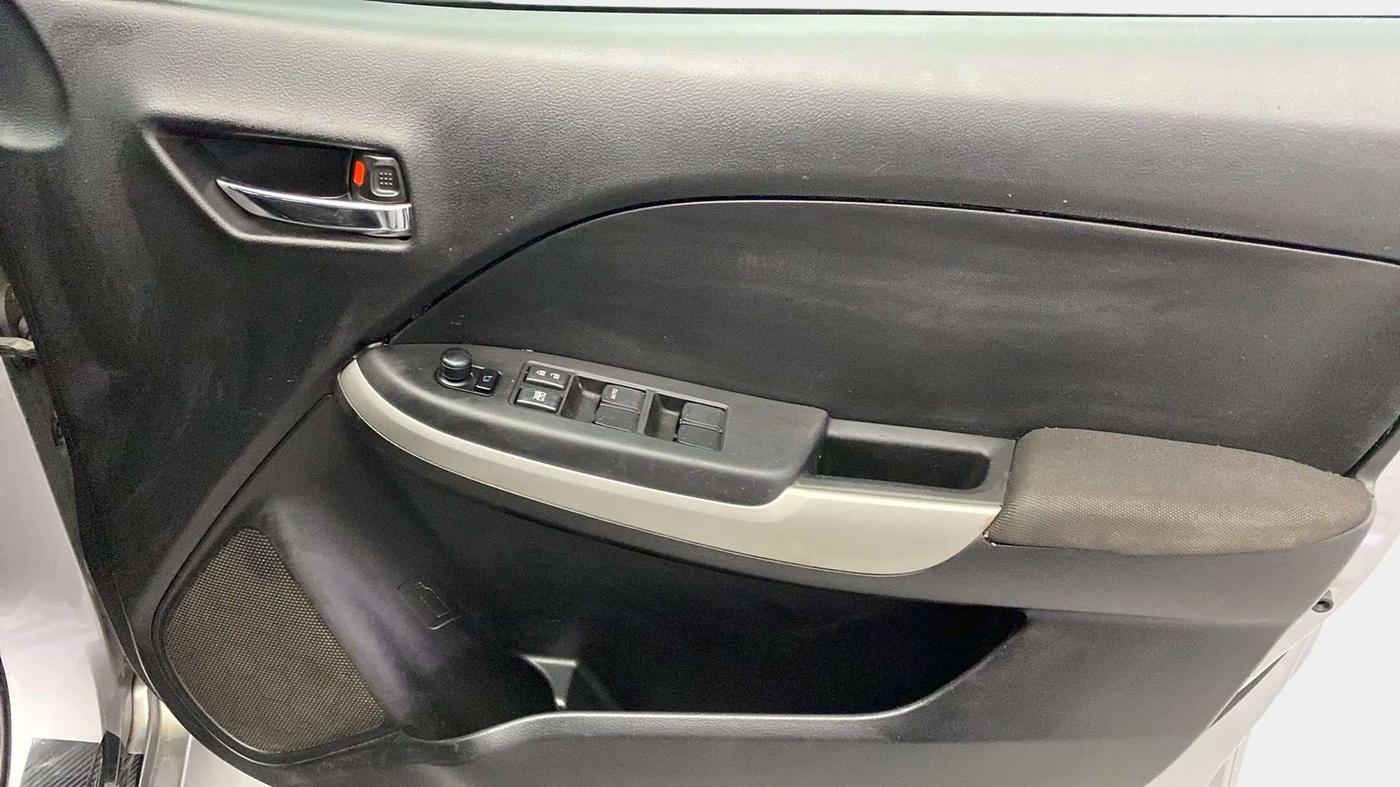 2017 Maruti Baleno ALPHA PETROL 1.2, Petrol, Manual, 76,553 km, Driver Side Door Panels Control