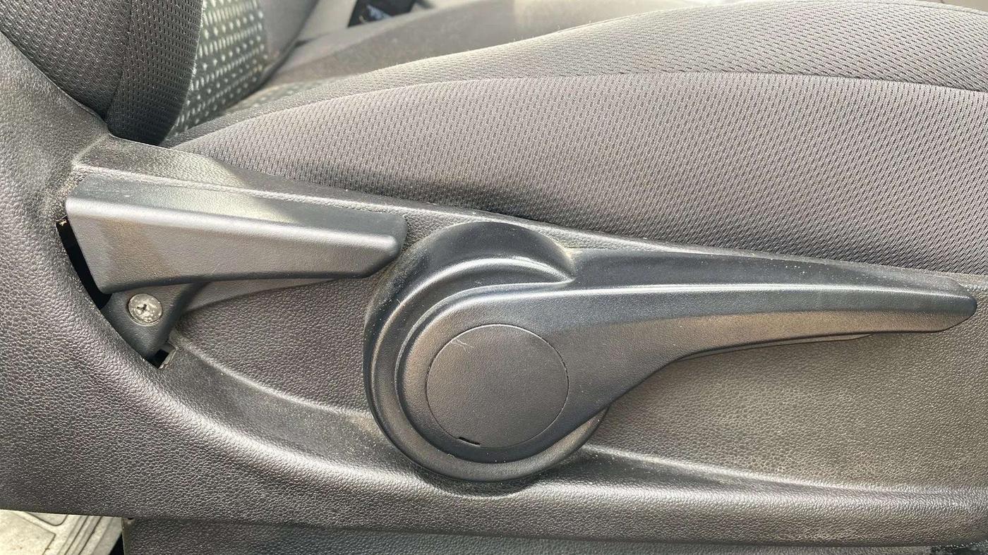 2017 Tata NEXON XZ PLUS DIESEL, Diesel, Manual, 42,128 km, Driver Side Adjustment Panel