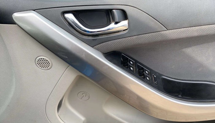 2017 Tata NEXON XZ PLUS DIESEL, Diesel, Manual, 42,128 km, Driver Side Door Panels Control
