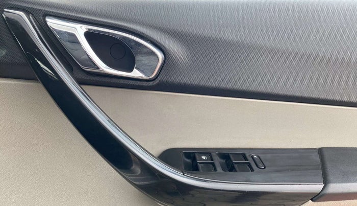 2019 Tata Tiago XZ PETROL, Petrol, Manual, 88,502 km, Driver Side Door Panels Control