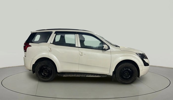 2018 Mahindra XUV500 W5, Diesel, Manual, 65,099 km, Right Side View