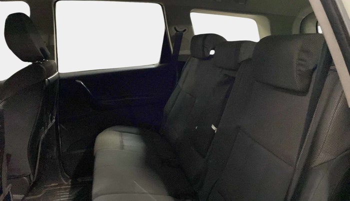 2018 Mahindra XUV500 W5, Diesel, Manual, 65,099 km, Right Side Rear Door Cabin