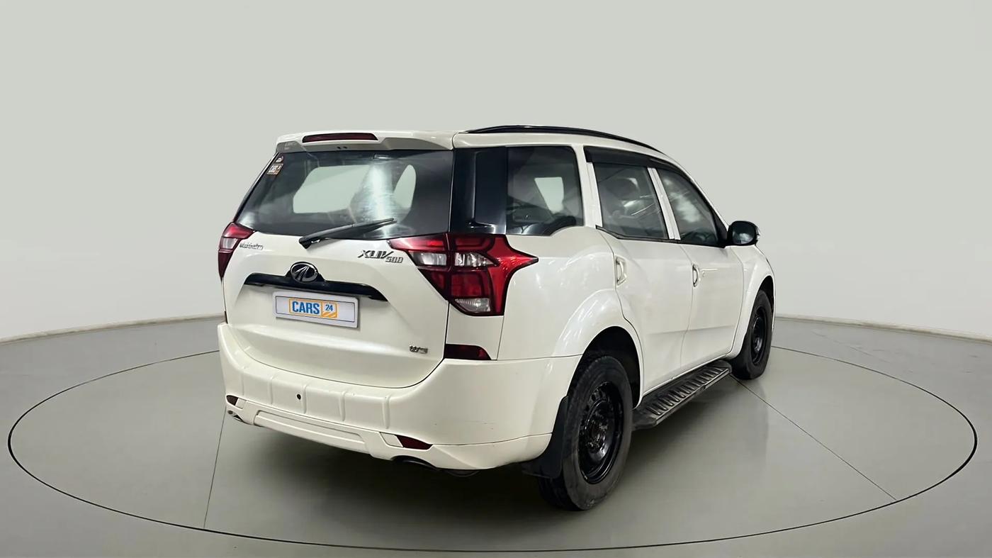 2018 Mahindra XUV500 W5, Diesel, Manual, 65,099 km, Right Back Diagonal