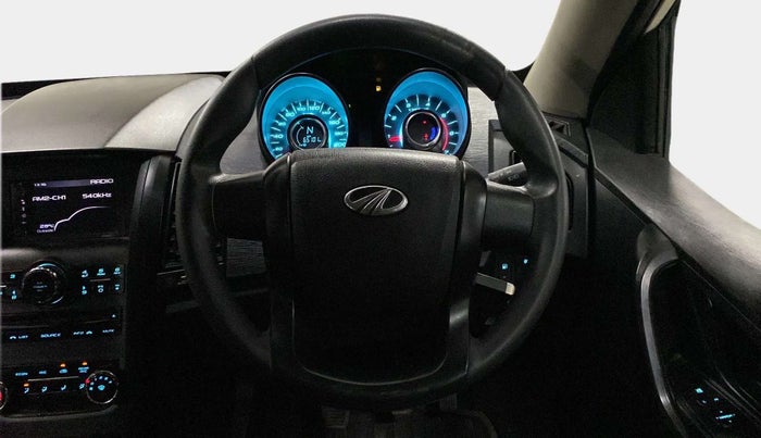 2018 Mahindra XUV500 W5, Diesel, Manual, 65,099 km, Steering Wheel Close Up