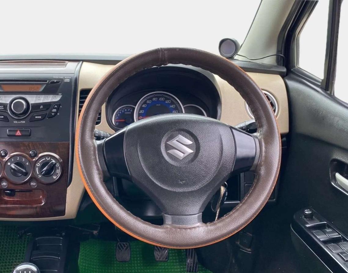 2017 Maruti Wagon R 1.0 VXI, Petrol, Manual, 82,958 km, Steering Wheel Close Up