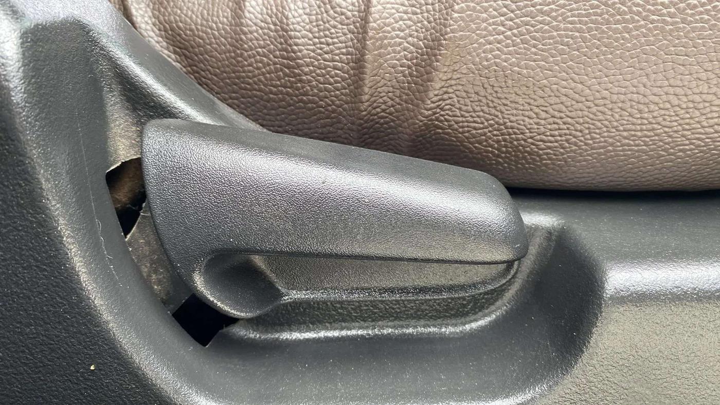 2017 Maruti Wagon R 1.0 VXI, Petrol, Manual, 82,958 km, Driver Side Adjustment Panel