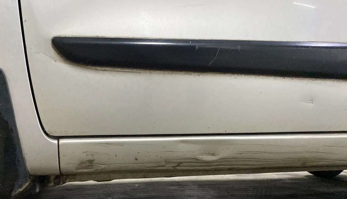 2016 Maruti Wagon R 1.0 VXI, Petrol, Manual, 37,024 km, Left running board - Slightly dented