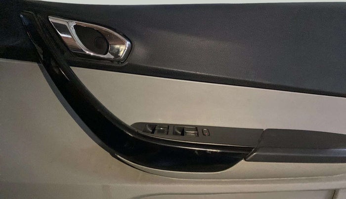 2020 Tata Tiago XZ PETROL, Petrol, Manual, 41,379 km, Driver Side Door Panels Control