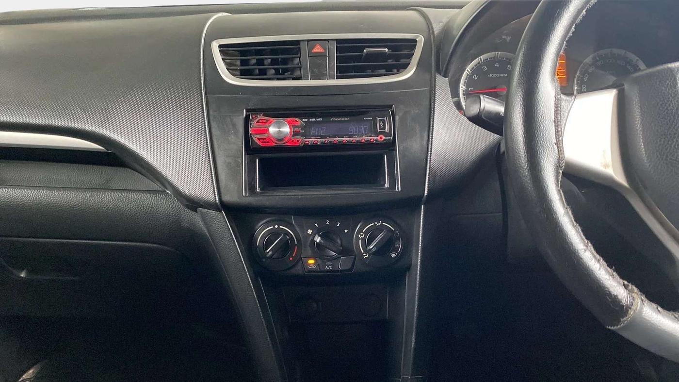 2013 Maruti Swift VXI, Petrol, Manual, 61,991 km, Air Conditioner
