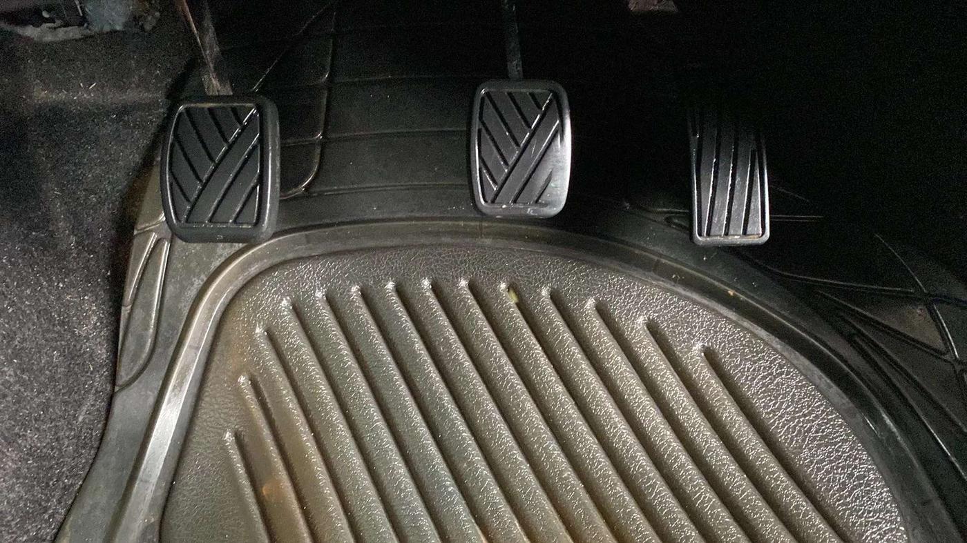 2013 Maruti Swift VXI, Petrol, Manual, 61,991 km, Pedals