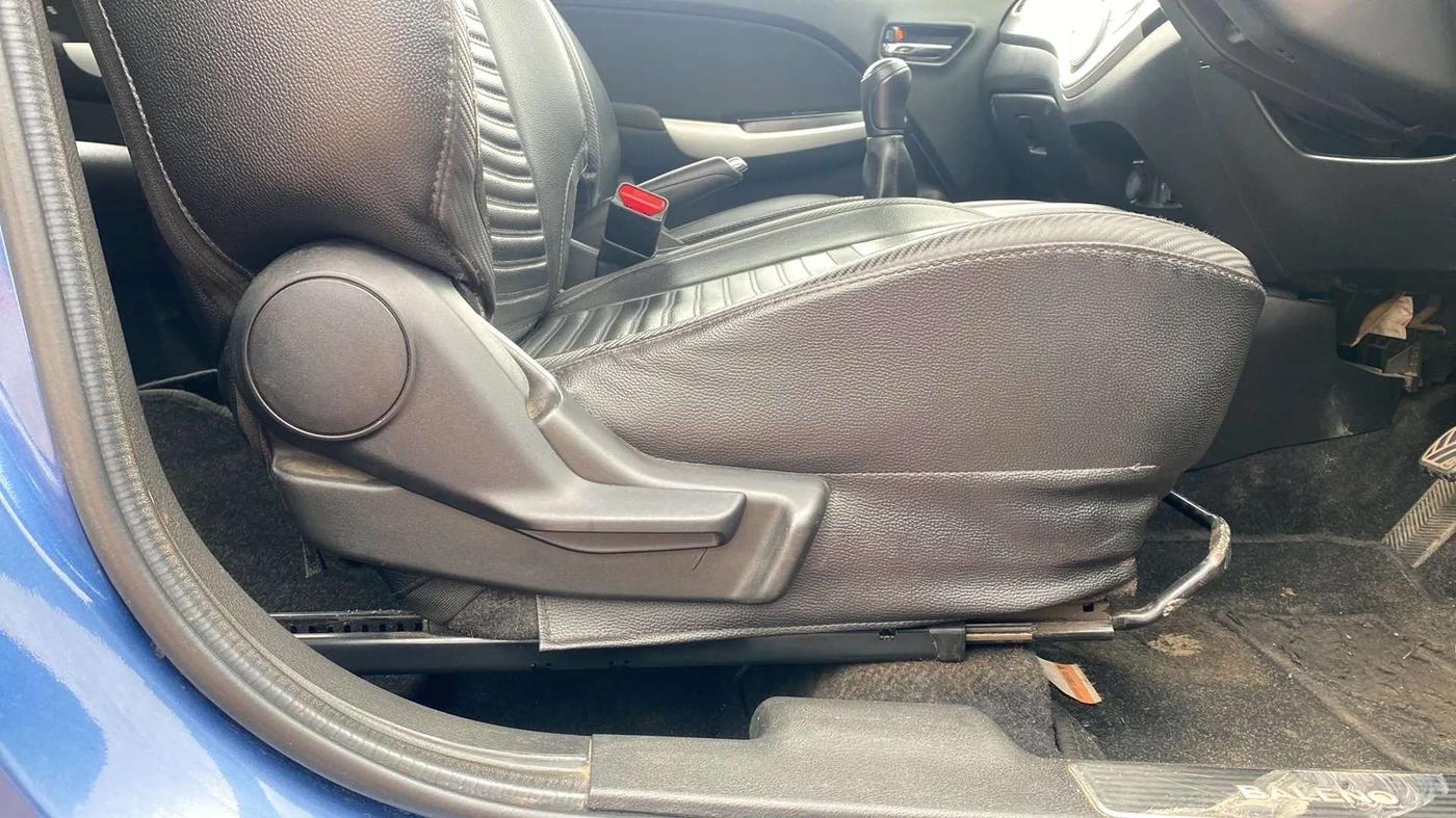 2018 Maruti Baleno DELTA PETROL 1.2, Petrol, Manual, 60,070 km, Driver Side Adjustment Panel