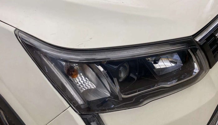 2021 Mahindra XUV300 W8 (O) 1.5 DIESEL, Diesel, Manual, 43,755 km, Right headlight - Minor scratches