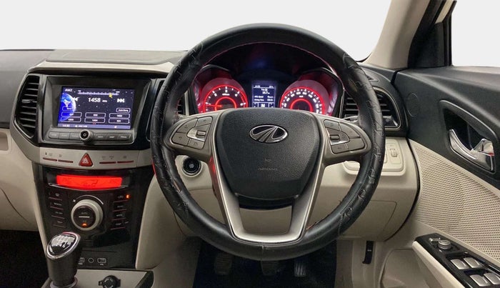 2021 Mahindra XUV300 W8 (O) 1.5 DIESEL, Diesel, Manual, 43,755 km, Steering Wheel Close Up