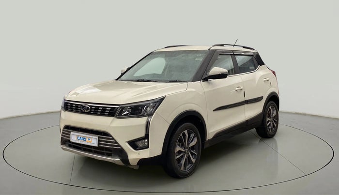 2021 Mahindra XUV300 W8 (O) 1.5 DIESEL, Diesel, Manual, 43,755 km, Left Front Diagonal